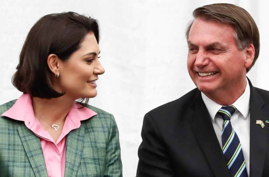 moraes-veta-interacao-de-mauro-cid-com-o-casal-bolsonaro