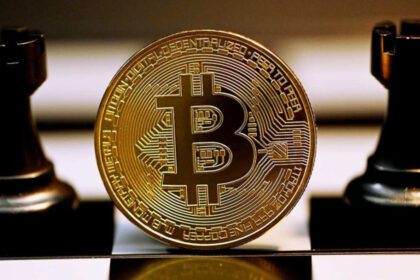 bitcoin-enfrenta-turbulencia-devido-a-perspectiva-de-juros-mais-altos-nos-eua