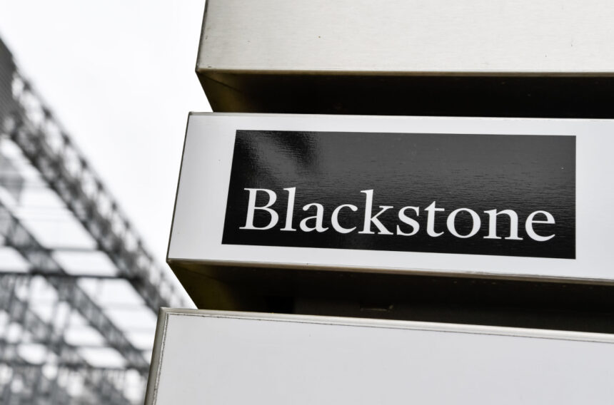 blackstone-revisa-departamento-de-crédito-corporativo-com-olho-no-trilhão