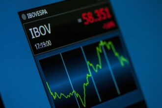 ibovespa-futuro-reflete-tendencias-internacionais-e-registra-queda-aguardando-informacoes-do-mercado-de-trabalho-e-pronunciamento-de-powell