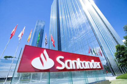 santander-sanb11-intensifica-emissao-de-cartoes-mantendo-foco-em-credito-garantido