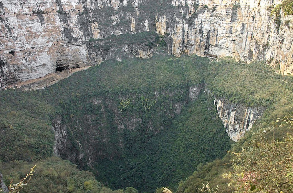 abismo-mistico-geologia-fascinante-na-china-desperta-curiosidade